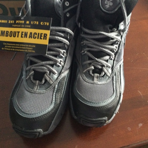New In Box…Men’s Dunham Steel Toe Hiking Boots main image 11